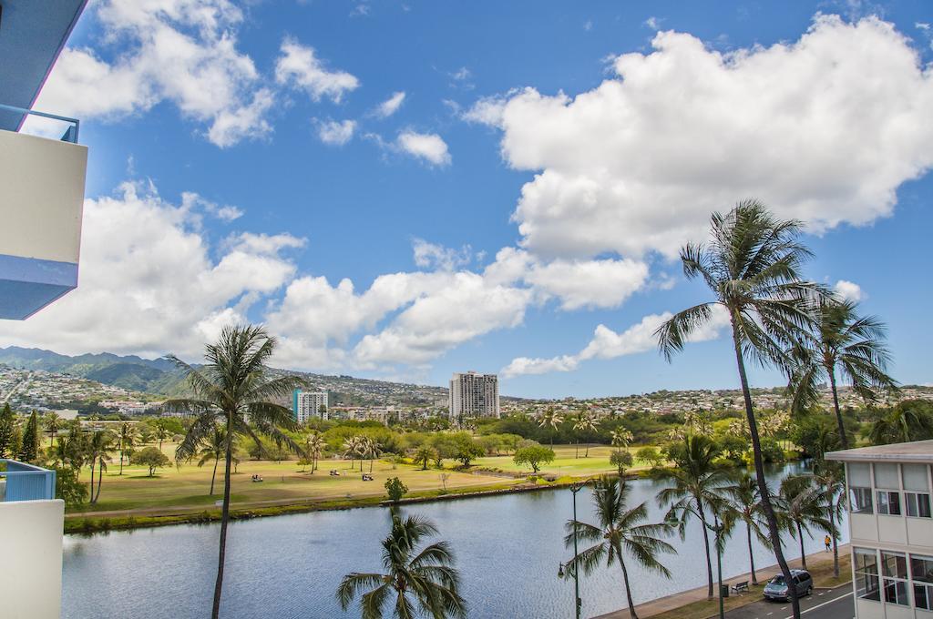 Holiday Surf Hotel Honolulu Exterior photo